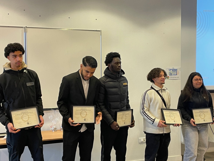 Remise de diplômes aux élèves de l'École de Production de Lieu-Saint (77).